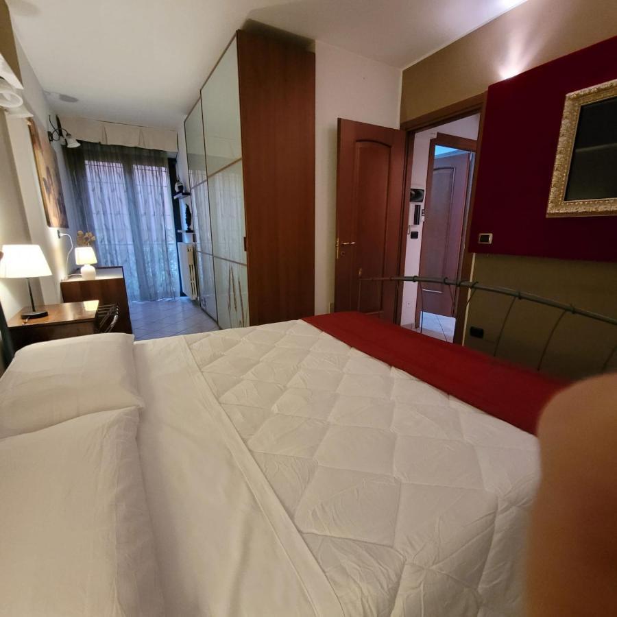 Chic & Relax Apartment Римини Экстерьер фото